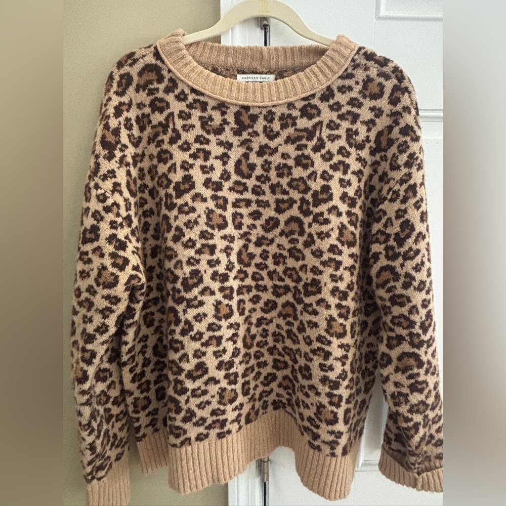 American Eagle Women’s Leopard Print Cheetah Sweater Medium